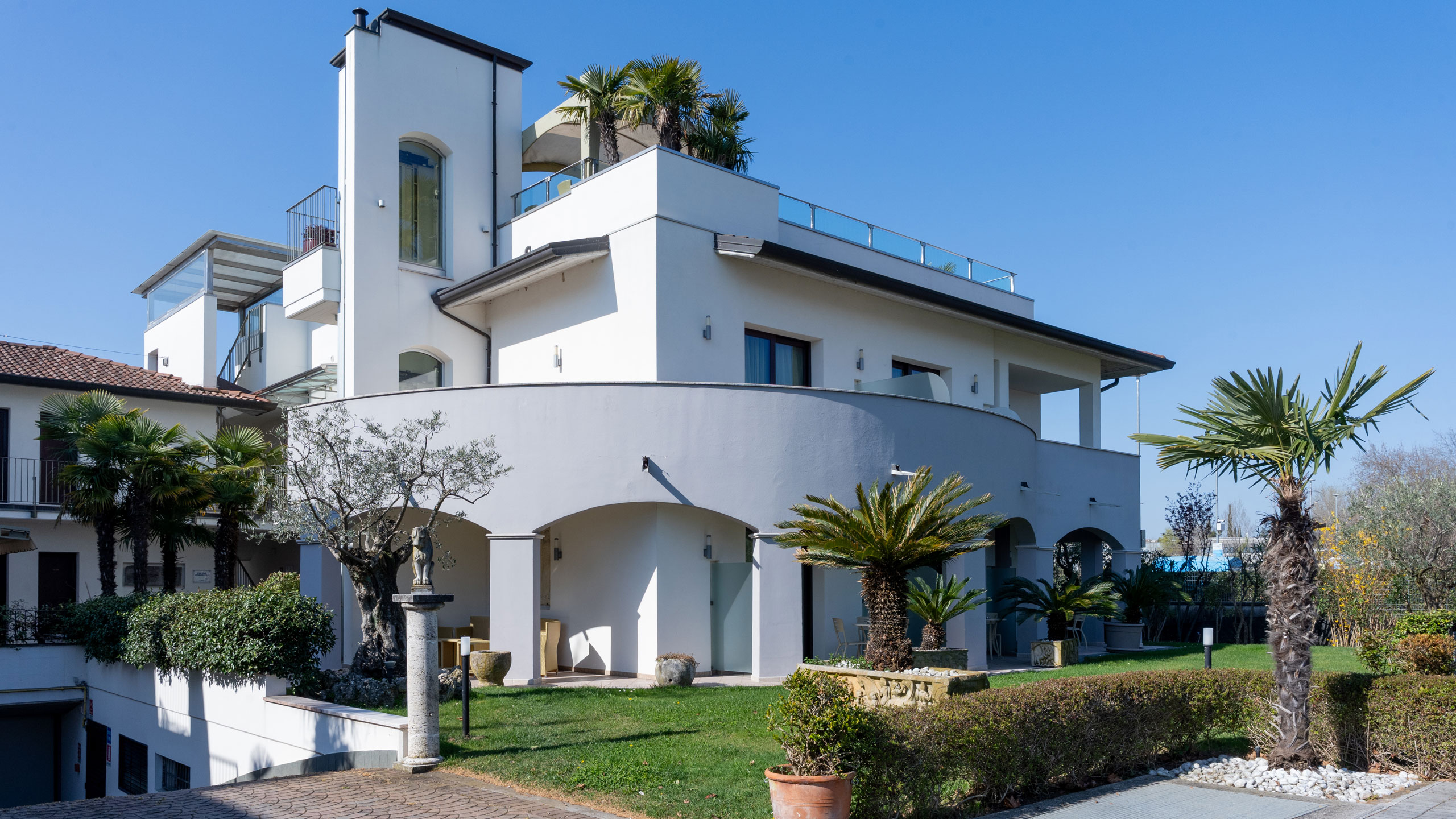 Hotel Arena Sirmione | 3-Sterne-Hotel mit Pool & Seeblick