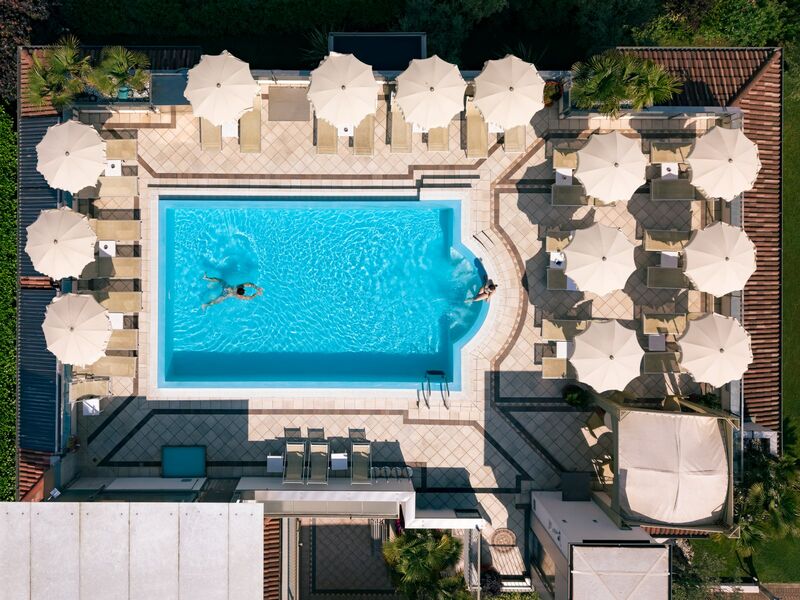 Pool & relax |